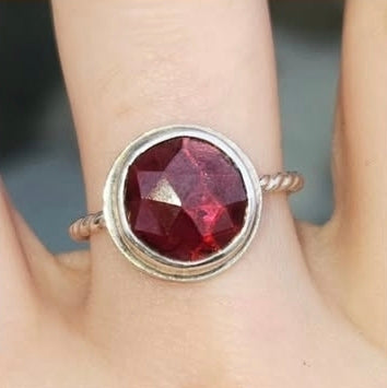 Handmade sterling silver rhodalite Garnet ring with twisted band